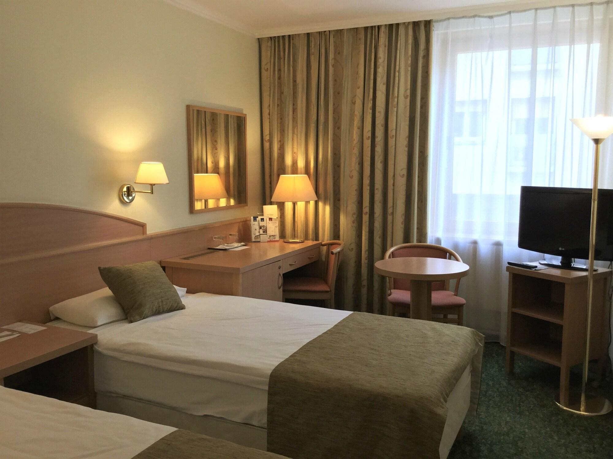 Danubius Hotel Erzsebet City Center Budapest Exteriör bild