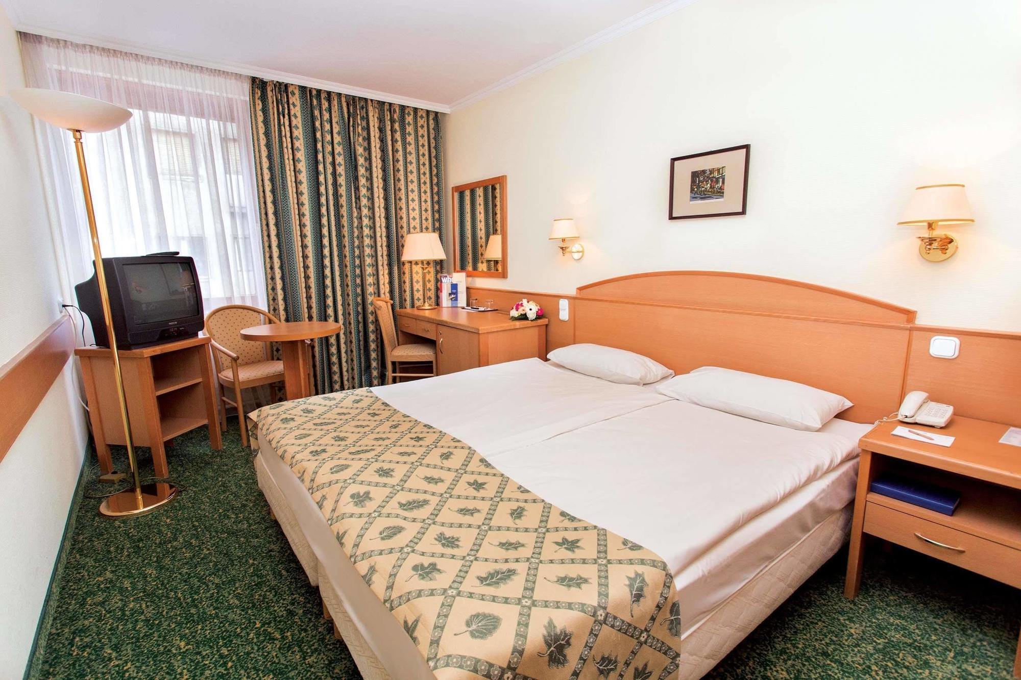 Danubius Hotel Erzsebet City Center Budapest Exteriör bild