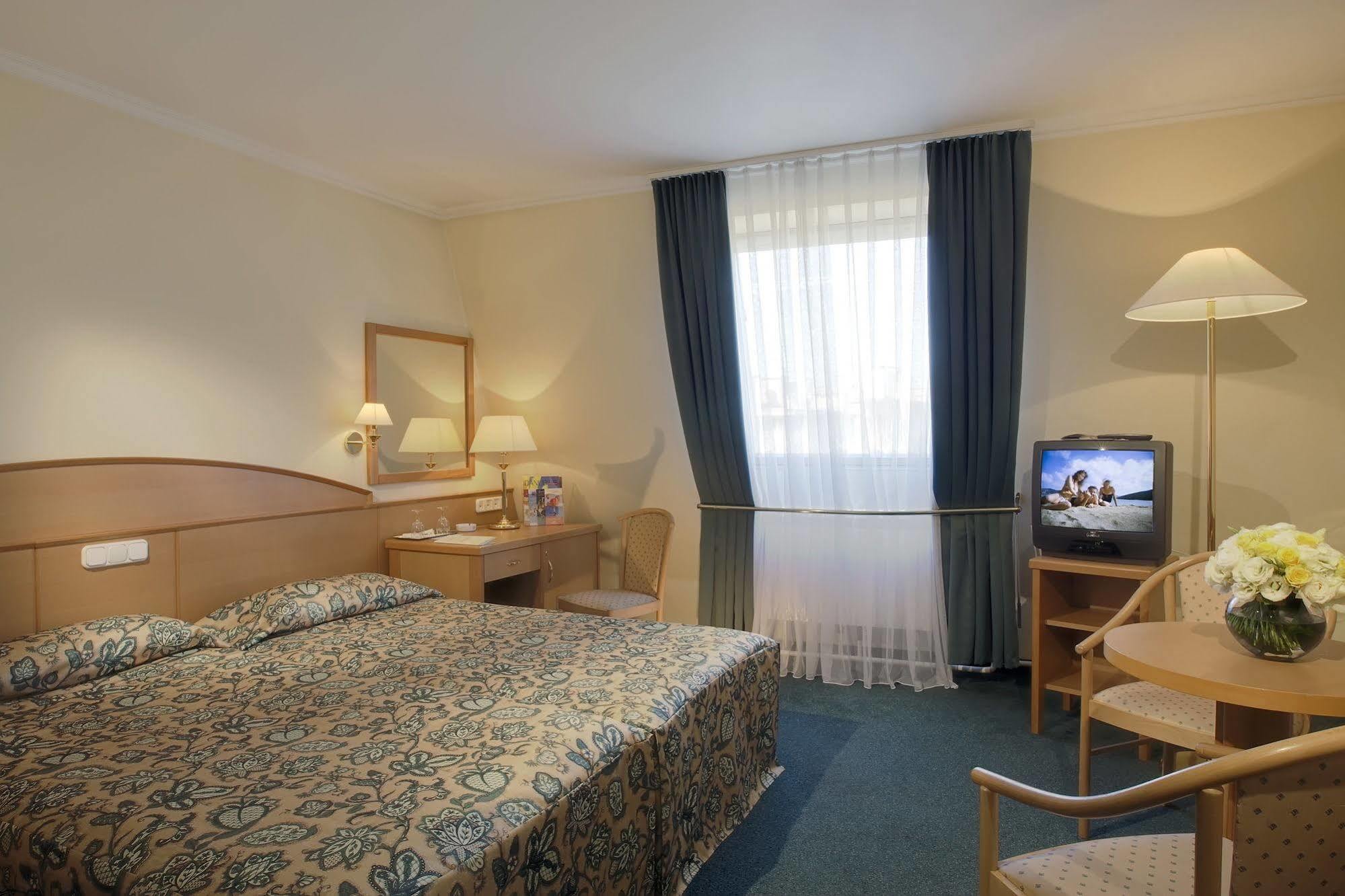Danubius Hotel Erzsebet City Center Budapest Exteriör bild